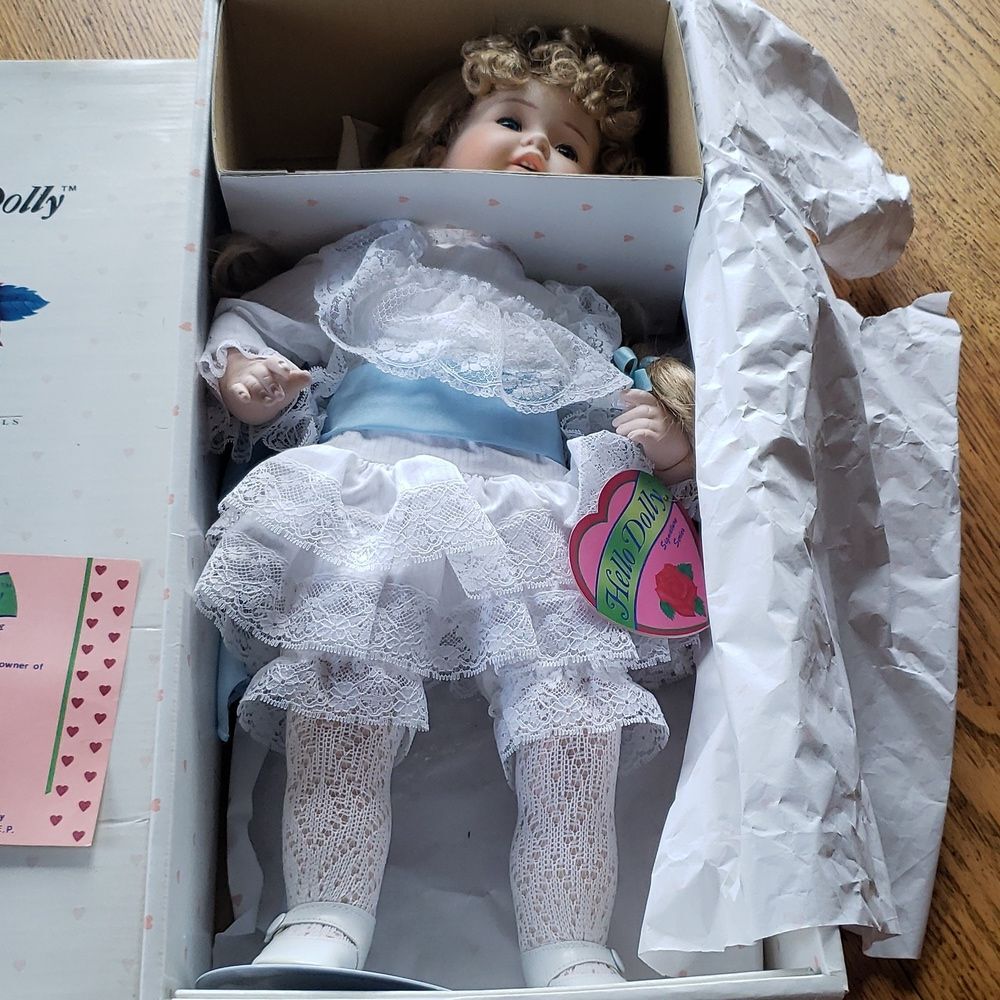 Vintage 1992 Hello Dolly‎ "Hayley" Porcelain Doll | 19" | Like New in Box